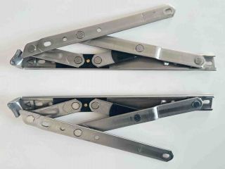 Heavy duty four bar hinge